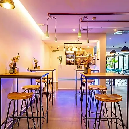 巴黎马拉科夫会展中心美居酒店 4*